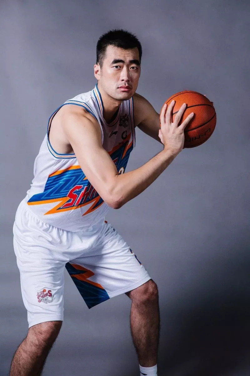 巴塞罗那训练开放日，转会期强势反弹引欢呼，CBA常规赛在即，医务组通报恢复的简单介绍-九游体育数据平台